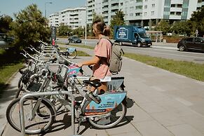 Chic Metro-side Apartment