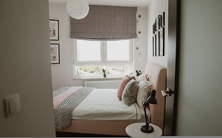 Chic Metro-side Apartment