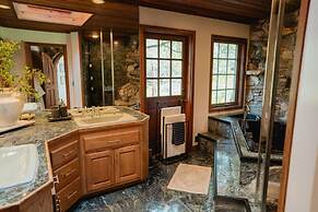 Luxury Nature Getaway Stonehouse by Casa Oso