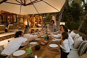 Luxury Nature Getaway Stonehouse by Casa Oso
