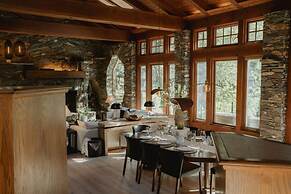 Luxury Nature Getaway Stonehouse by Casa Oso