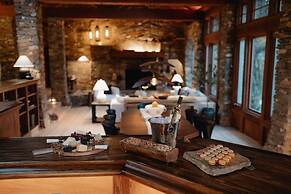 Luxury Nature Getaway Stonehouse by Casa Oso