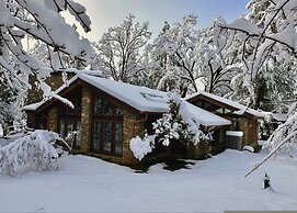 Luxury Nature Getaway Stonehouse by Casa Oso