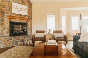 Secluded Mountain Retreat Near Yosemite