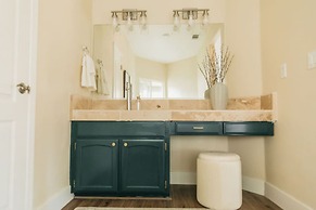 Secluded Mountain Retreat Near Yosemite