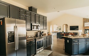 Secluded Mountain Retreat Near Yosemite