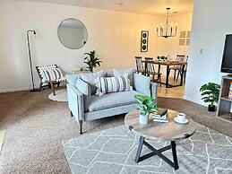 Yosemite Expedition Great Location by Casaoso