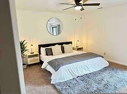 Yosemite Expedition Great Location by Casaoso