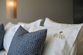Este Elegant Suites & Villas