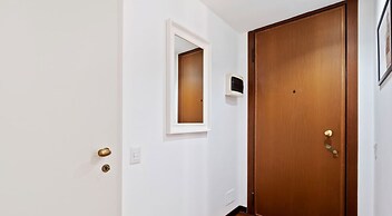 Modern Split Level Apartment