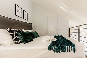 Modern Split Level Apartment