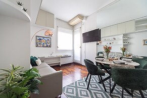 Modern Split Level Apartment