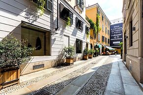 Modern Split Level Apartment