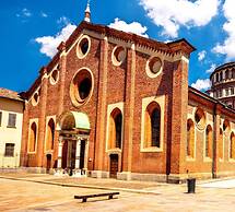 Modern Split Level Apartment