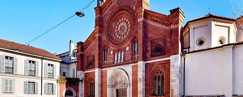 Modern Split Level Apartment