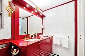 Modern Split Level Apartment