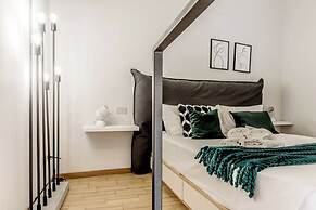 Modern Split Level Apartment