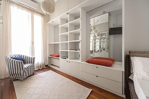 Modern Split Level Apartment
