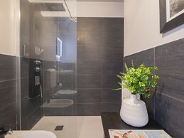 Modern Split Level Apartment