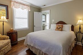Chanticleer Inn Bed & Breakfast
