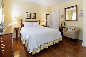 Chanticleer Inn Bed & Breakfast