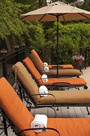 Chanticleer Inn Bed & Breakfast