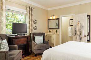 Chanticleer Inn Bed & Breakfast