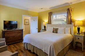 Chanticleer Inn Bed & Breakfast