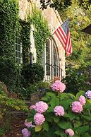 Chanticleer Inn Bed & Breakfast