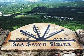 Chanticleer Inn Bed & Breakfast