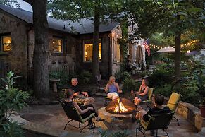 Chanticleer Inn Bed & Breakfast