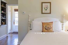 Chanticleer Inn Bed & Breakfast