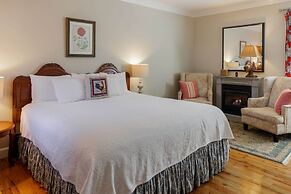 Chanticleer Inn Bed & Breakfast