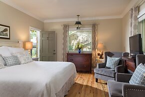 Chanticleer Inn Bed & Breakfast