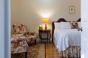 Chanticleer Inn Bed & Breakfast