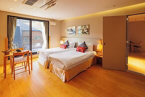 Koharu Resort Hotel & Suites