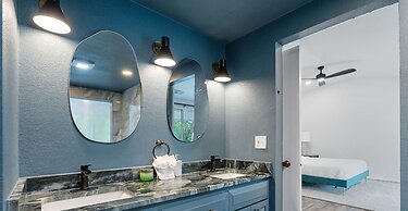 Family Home w Pool-hot Tub-large Yard-pool Table