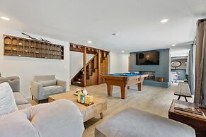 Family Home w Pool-hot Tub-large Yard-pool Table