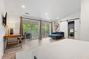 Family Home w Pool-hot Tub-large Yard-pool Table