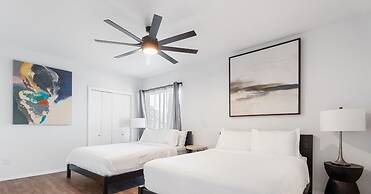 Family Home w Pool-hot Tub-large Yard-pool Table