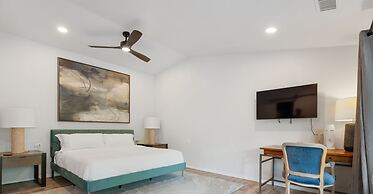 Family Home w Pool-hot Tub-large Yard-pool Table