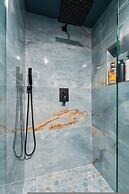 Family Home w Pool-hot Tub-large Yard-pool Table