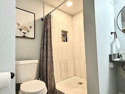 7BR Comfort Haven For 16 I Next to Tinker I EC