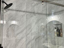 7BR Comfort Haven For 16 I Next to Tinker I EC