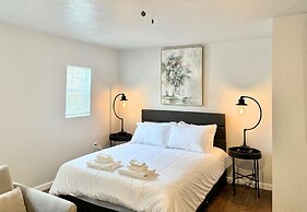 7BR Comfort Haven For 16 I Next to Tinker I EC