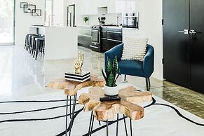 Cozy Getaway Perfect for 10 Prime Location NW6