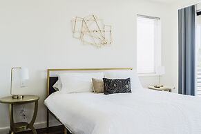 Cozy Getaway Perfect for 10 Prime Location NW6