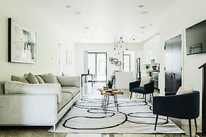 Cozy Getaway Perfect for 10 Prime Location NW6