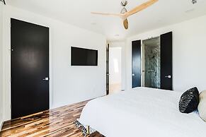 Cozy Getaway Perfect for 10 Prime Location NW6