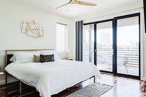 Cozy Getaway Perfect for 10 Prime Location NW6